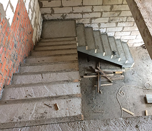 Г образная бетонная лестница в Старой Купавне