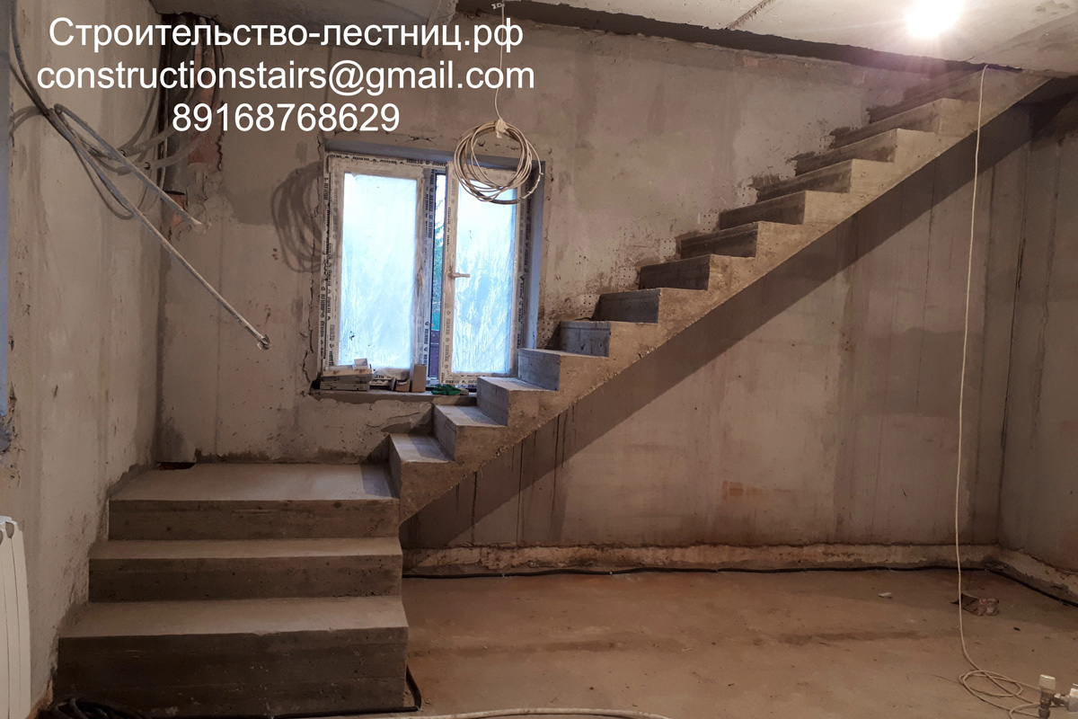 Деревня Глаголево монолитная лестница на 90 градусов с площадкой